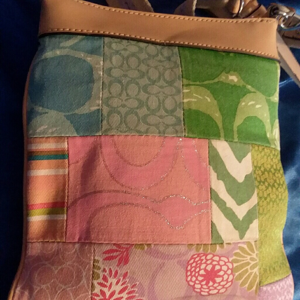 Pretty Pastel COACH CROSSBODY PURSE!! - Picture 5 of 8